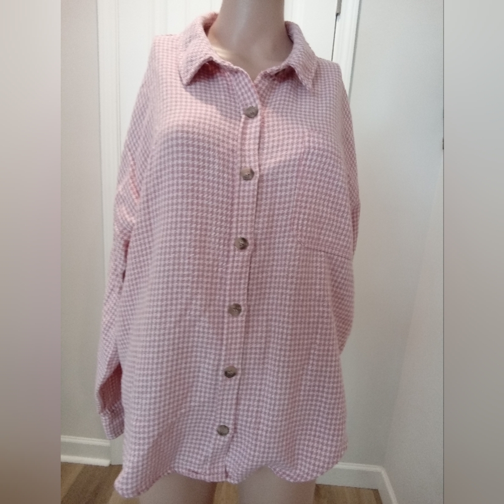 Wishlist Apparel Size L Pink & White Houndstooth Button Down Shirt